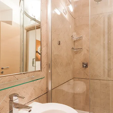 Πανσιόν La Piccola Maison 4*