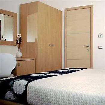 La Piccola Maison Πανσιόν 4*