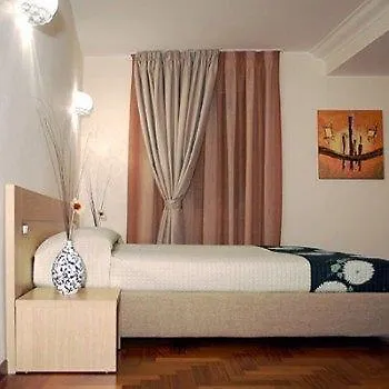 La Piccola Maison Πανσιόν