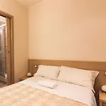 La Piccola Maison בית הארחה 4*